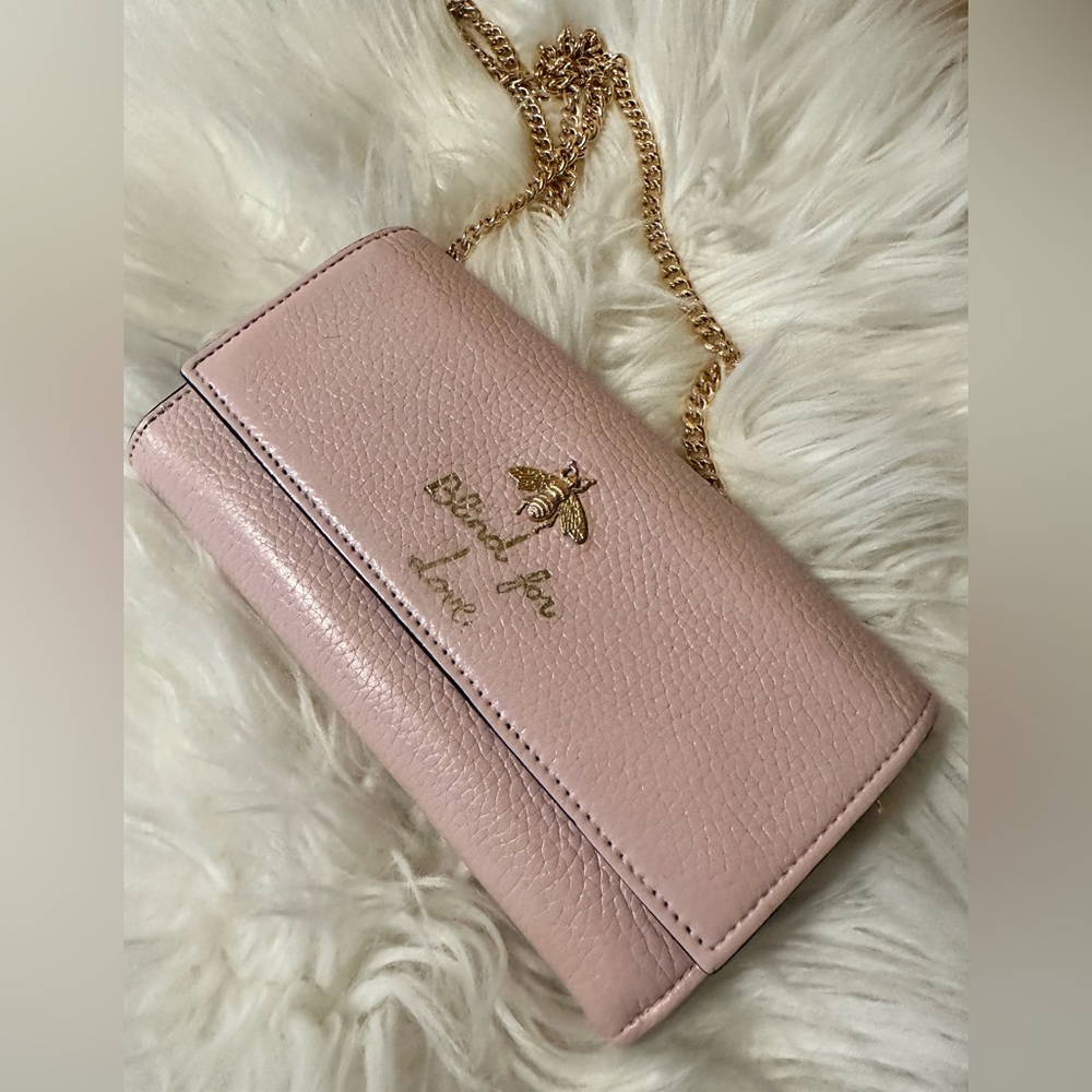 Gucci wallet on chain